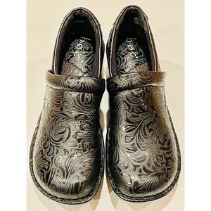 BOC Born Black Paisley Embossed Leather Slip On Clogs Nurse Shoes Womens Sz 8.5
